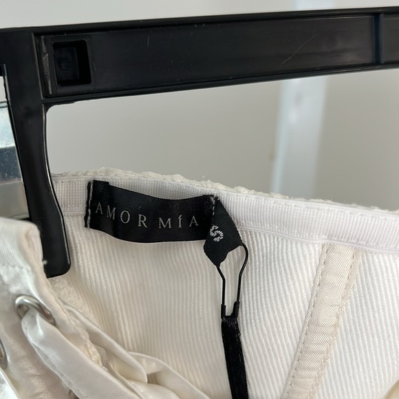 AMOR MIA Prey Corset in White - Picture 9 of 12